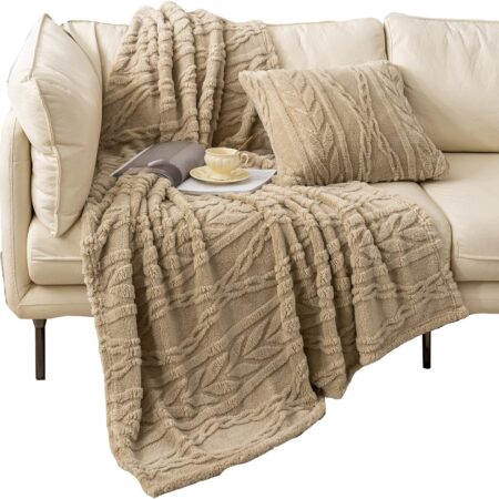 Stylish plush blanket 50x65 inches, soft and comfortable gift blanket